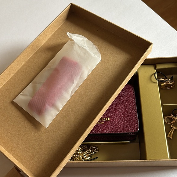 Coach Mini Wallet On A Chain - Picture 10 of 14